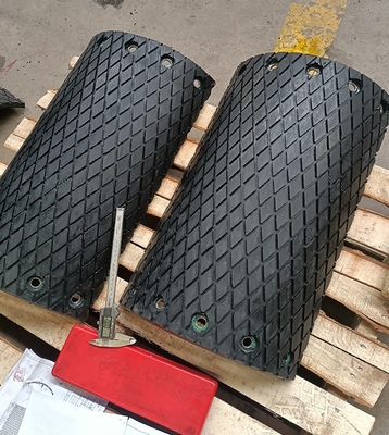 Bolzen auf Förderer-Flaschenzug-Verzögerung austauschbarer Rim Ceramic Rubber Pulley Lagging
